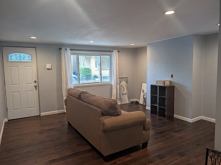 1st floor: living room