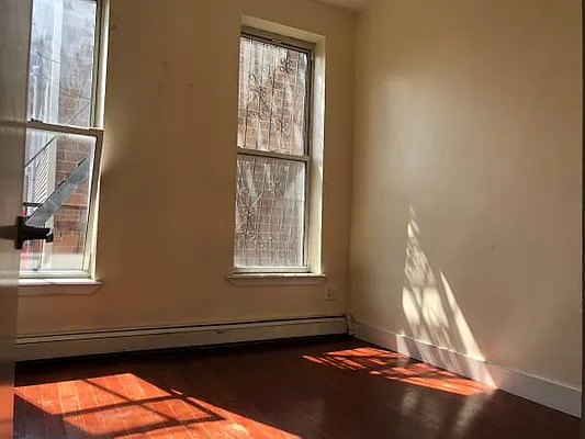 Rented by Premier Metro Realty Corp | media 19