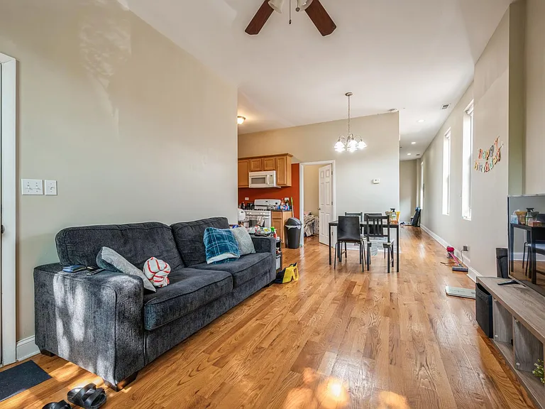 921 S Oakley Blvd #2 — Photo 6