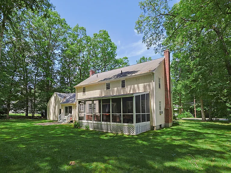 12 Carriage Dr — Photo 36