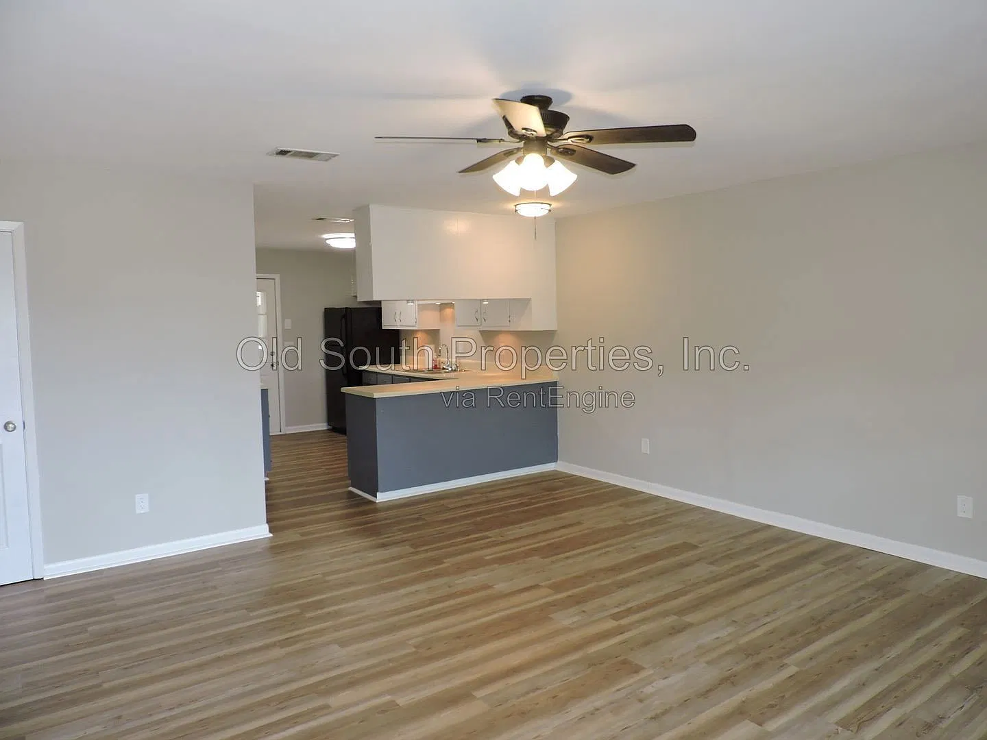 3 bed, 2.0 bath, 1104 sqft, $1,600 — Photo 3