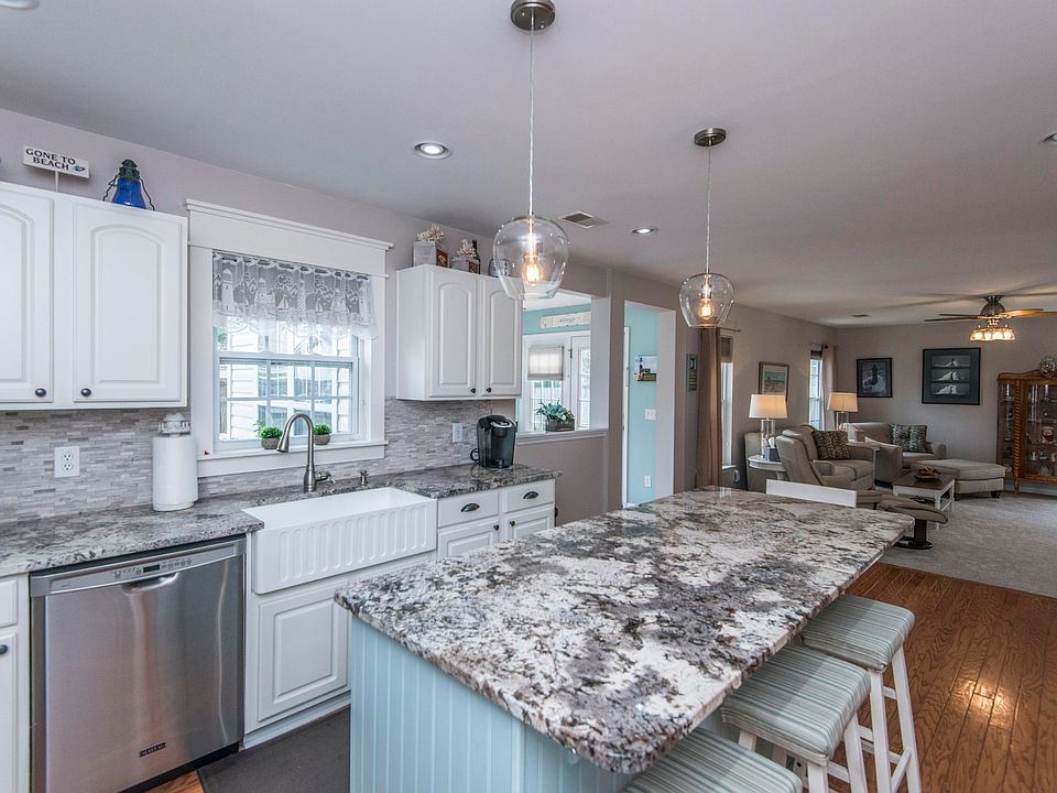 1st image of 306 Arbor Oaks Dr