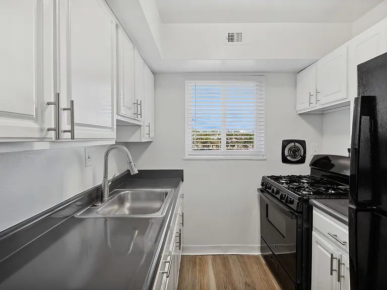 ReNew Alexandria — Photo 19