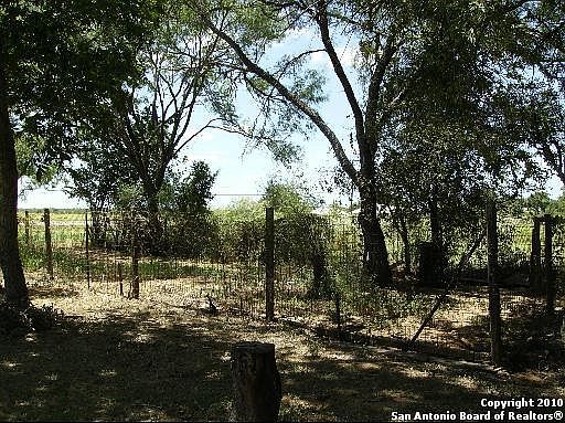 3rd image of 4190 W. FM 476