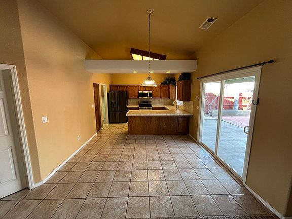 4th image of 1672 W Julieann Ave
