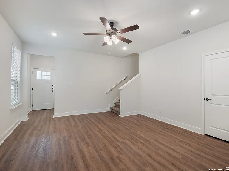 2507 Lynwood Bnd — Photo 5