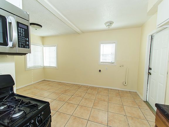 4th image of 3128 Marine Ave