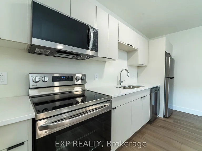266 Hesselman Cres #BASEMENT — Photo 12