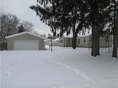 2nd image of 19570 Dubois Ave