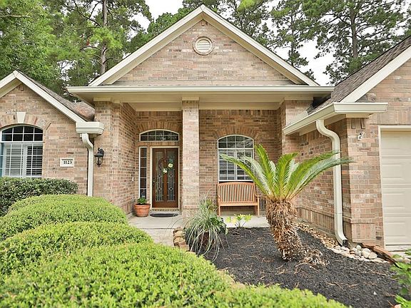 Built by David Weekley, an established builder in the area. Brick column on front porch adds that custom touch. Two car garage with opener and double wide driveway.