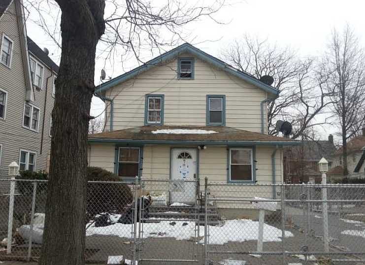 2nd image of 10 Burr Ave