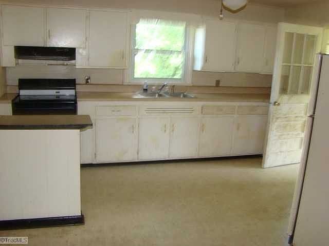 2nd image of 601 Pine St