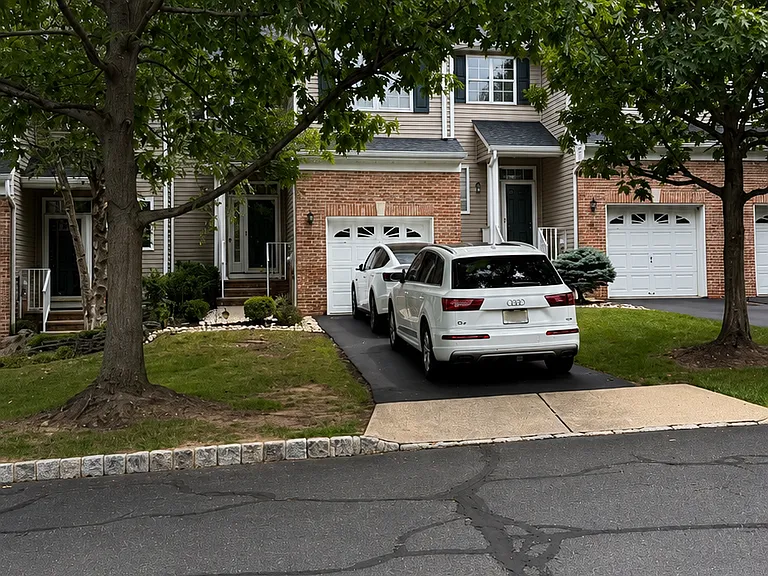 35 Jackson Ave — Photo 2