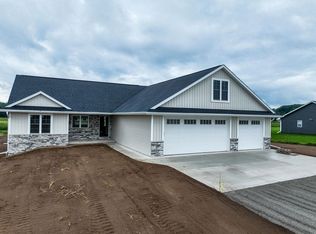 3715 Westpoint Rd, Suamico, WI 54313