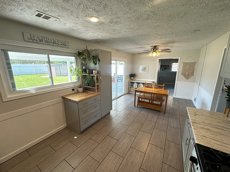 10411 Farrar Ave — Photo 8