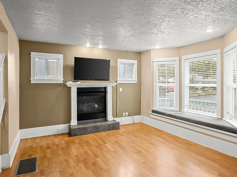 1837 NE 63rd Ave — Photo 10