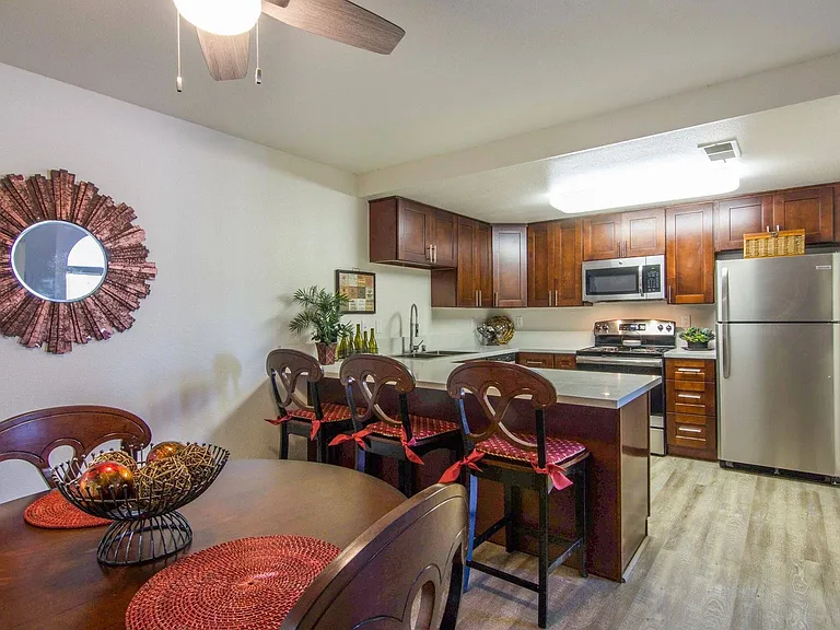 2x2 Kitchen.Dining