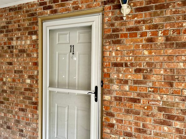 305 Greenbriar St #11