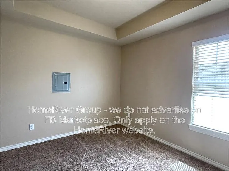914 SW 92nd St — Photo 6