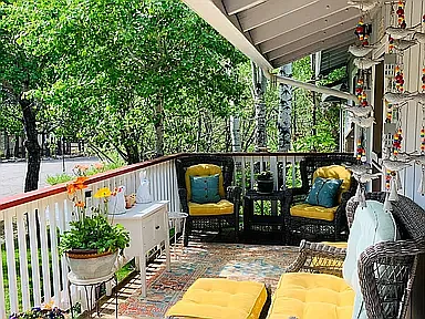 2 bed, 1.5 bath, 1177 sqft, $2,950 — Photo 3