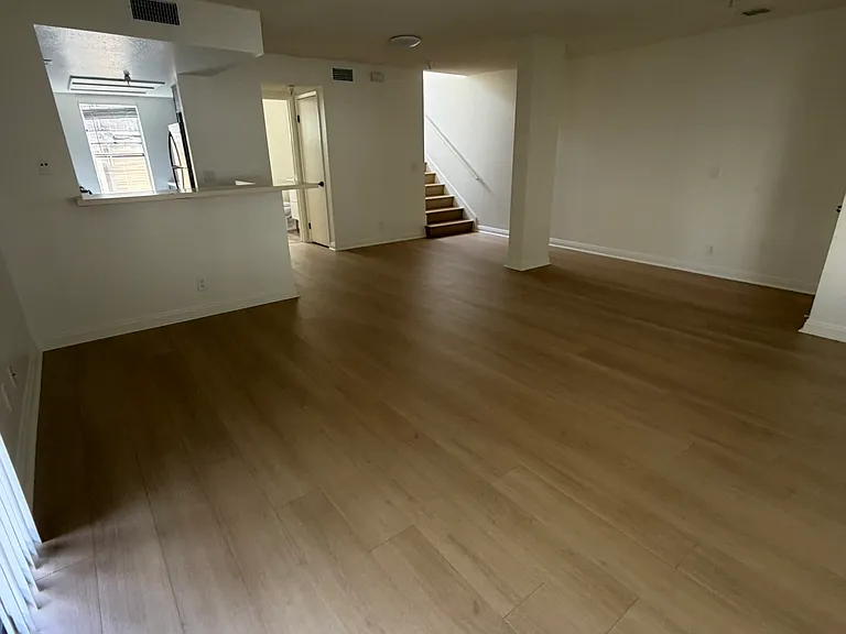313 E Pine St #18 — Photo 16