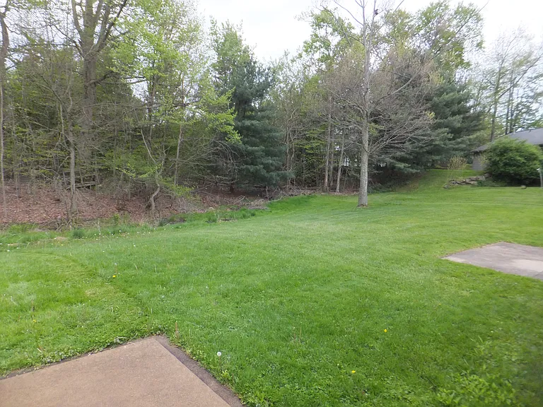 496 Pheasant Run — Photo 23