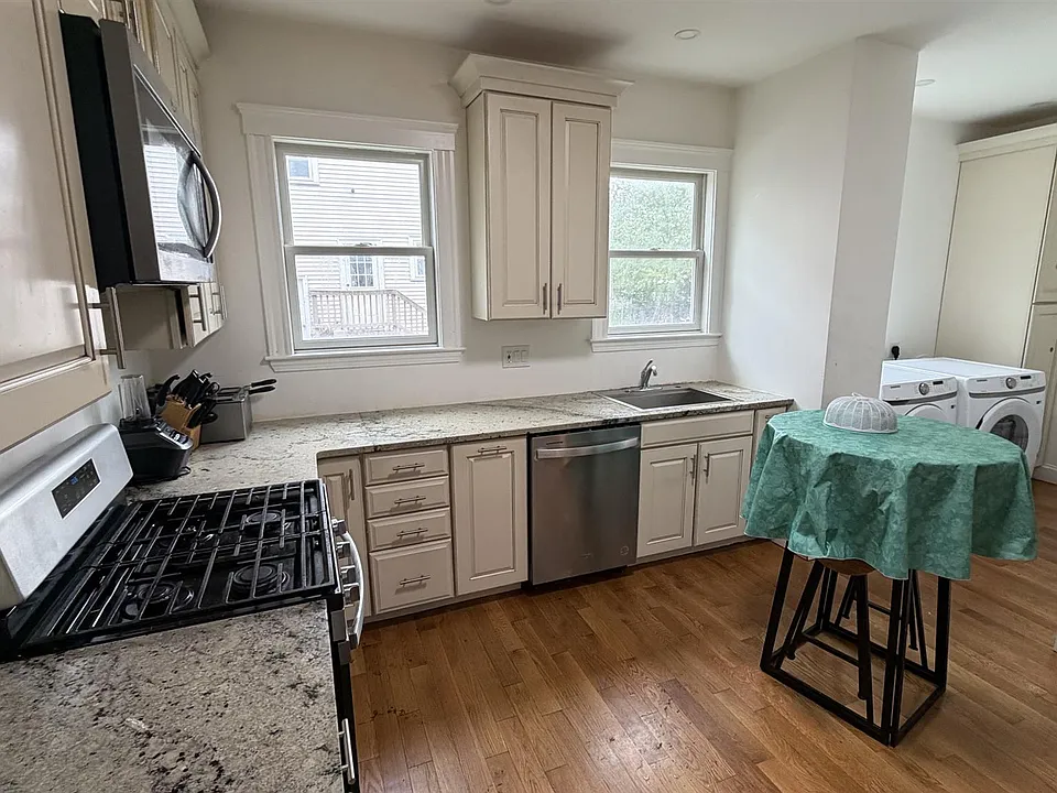 41 Jaques St #1