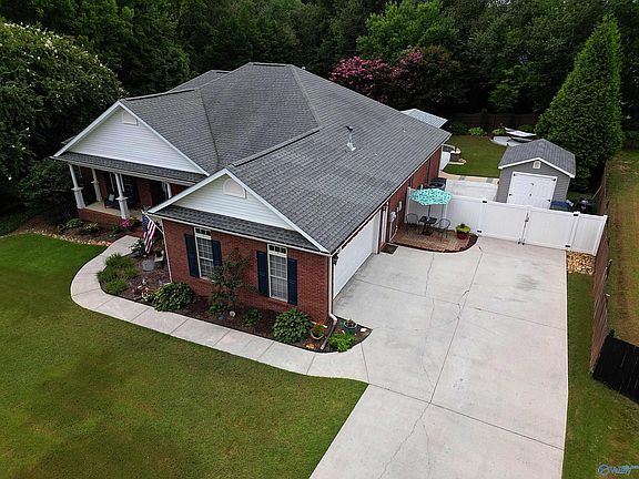 3rd image of 318 Freedom Ct