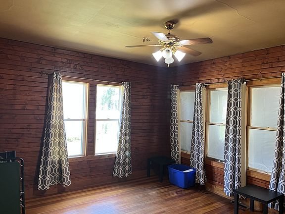 4th image of 212 Tinley Ave