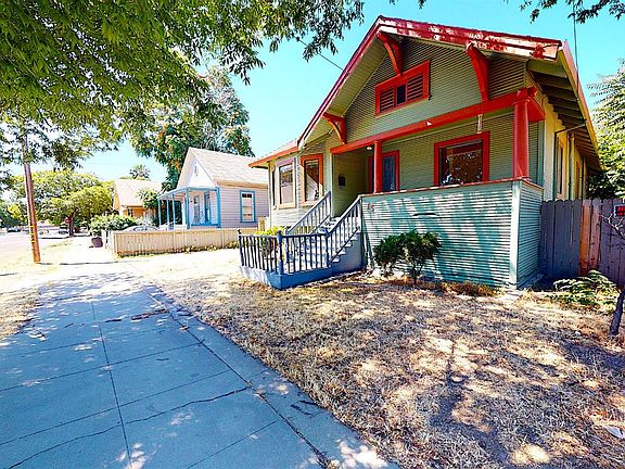 3rd image of 15 S Sierra Nevada St