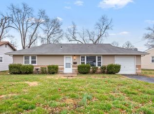 19 Elwood Ct, Florissant, MO 63031