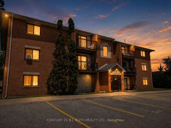 163 Edgehill Dr #D11, Barrie, ON L4N 1L9