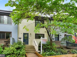 2050 Golf Course Dr, Reston, VA 20191