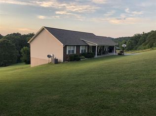 612 Chestnut Grove Rd, Dandridge, TN 37725