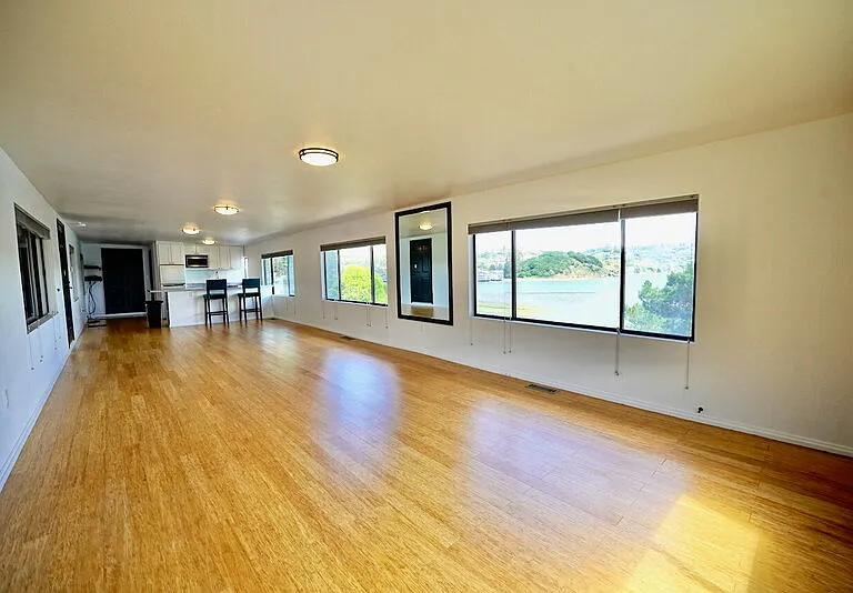 315 E Strawberry Dr #A — Photo 7