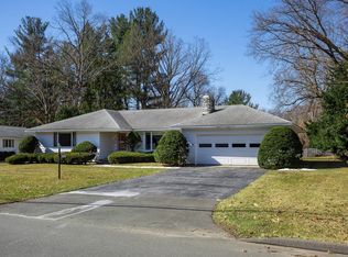 28 Merriweather Dr, Longmeadow, MA 01106