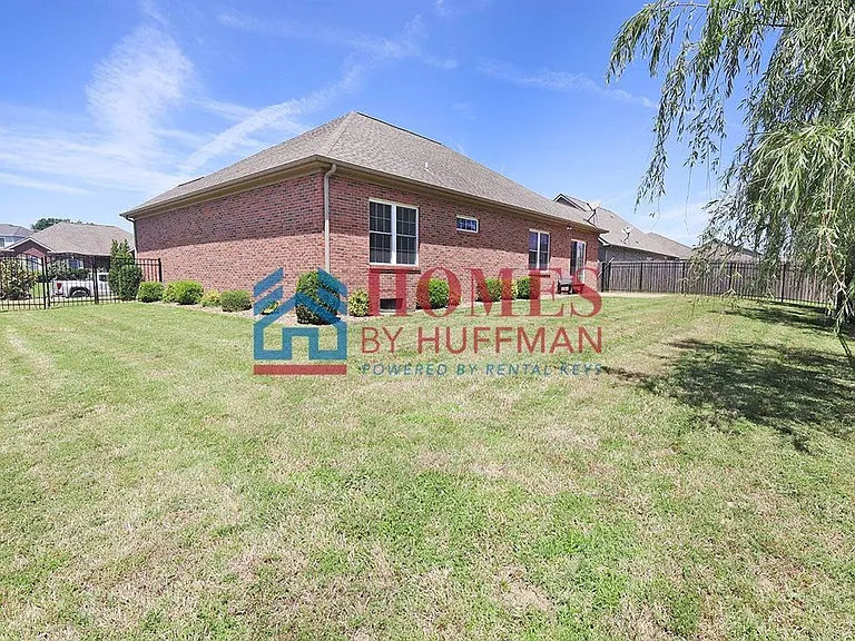 2966 Megan Dr — Photo 36