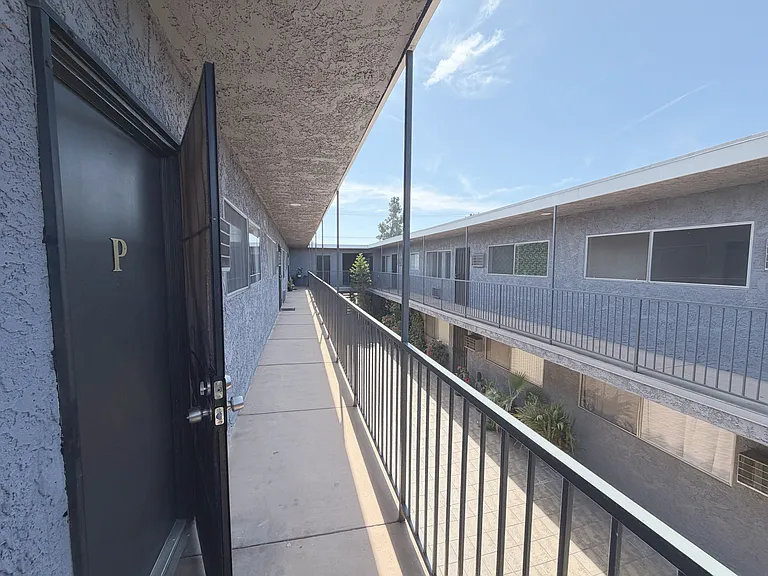 240 W Verdugo Ave #P — Photo 2
