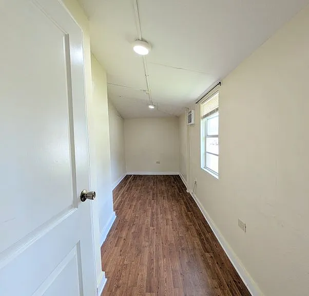 1200 W Kaley Ave — Photo 5