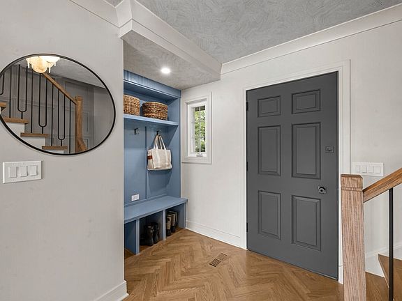 3rd image of 1288 Sunview Ln