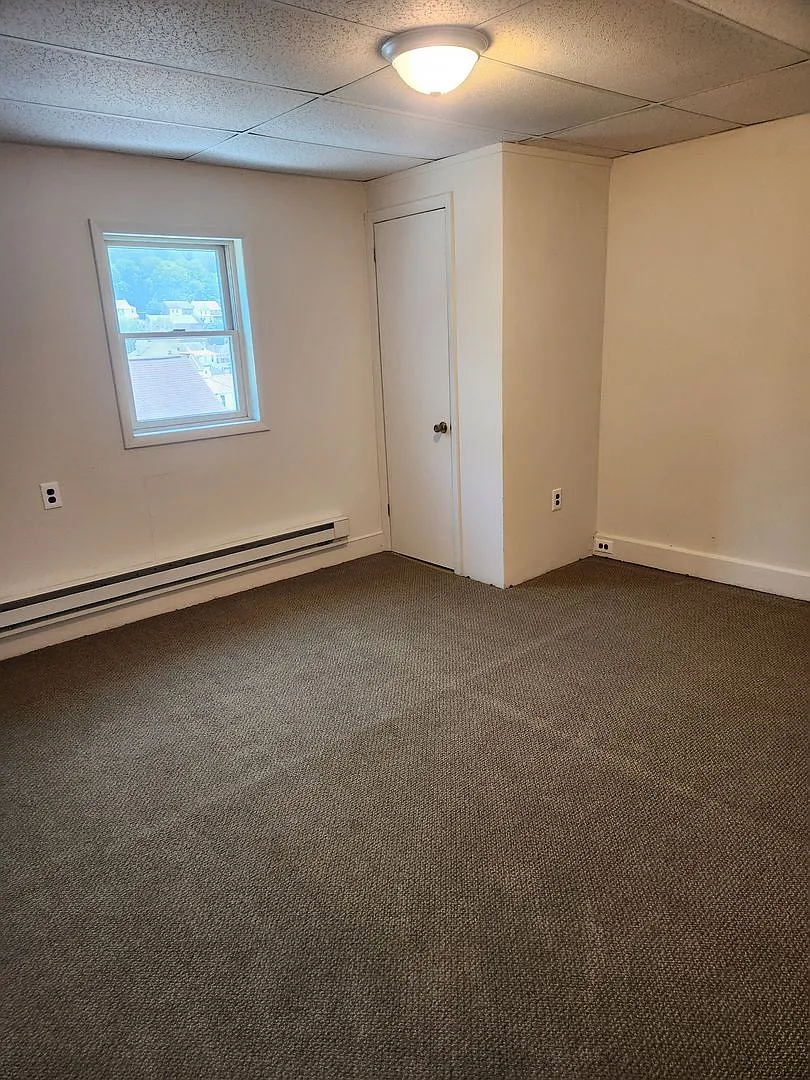 214 216 Ridge - For Sale — Photo 4
