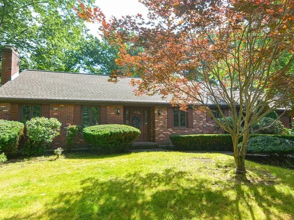 53 Newell Dr, North Attleboro, MA 02760