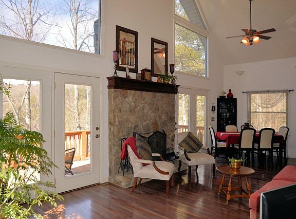 2nd image of 648 Whitetail Dr