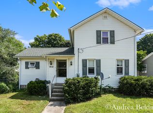 910 S Bridge St, Belding, MI 48809