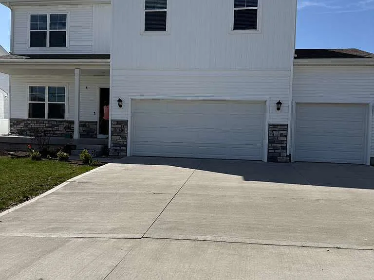 10340 Powell Ave — Photo 1