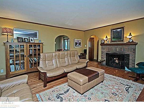 5th image of 606 E Marshall St