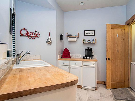 3rd image of 8597 Ellenwood Estates Dr