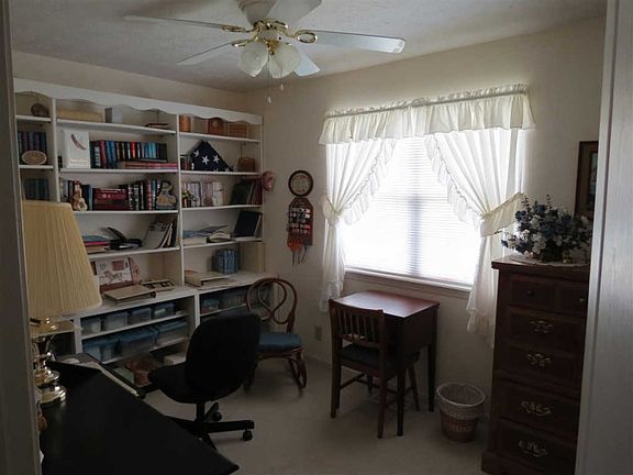 5th image of 303 N Steely St