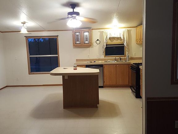 3rd image of 245 Whispering Oaks Dr
