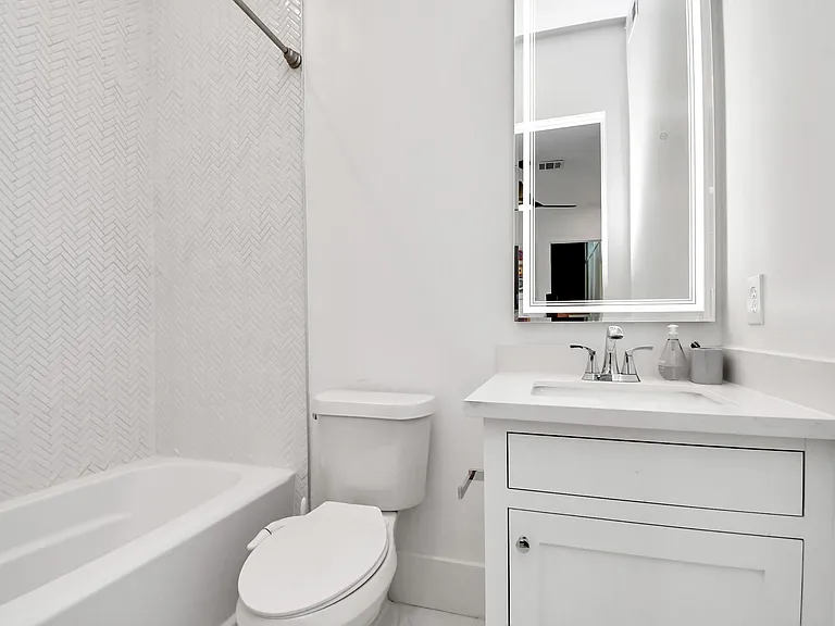 2303 Yupon St — Photo 41